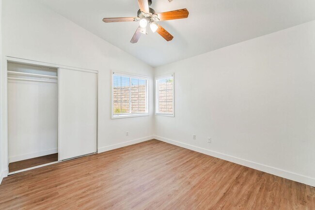 Building Photo - Charming Single-Story Living with Spacious Comfort!