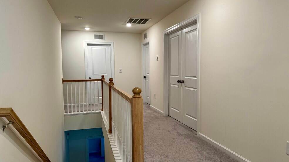 Building Photo - 806 Courting St