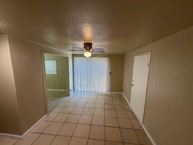 Building Photo - "Charming 4-Bedroom Home with 2 Baths in Pittsburg – Spacious 1459 Sq Ft Gem!"