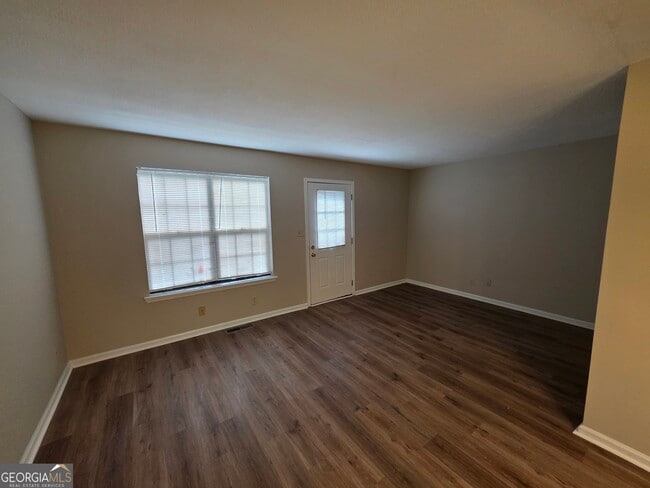 Building Photo - 300 Handley Ct