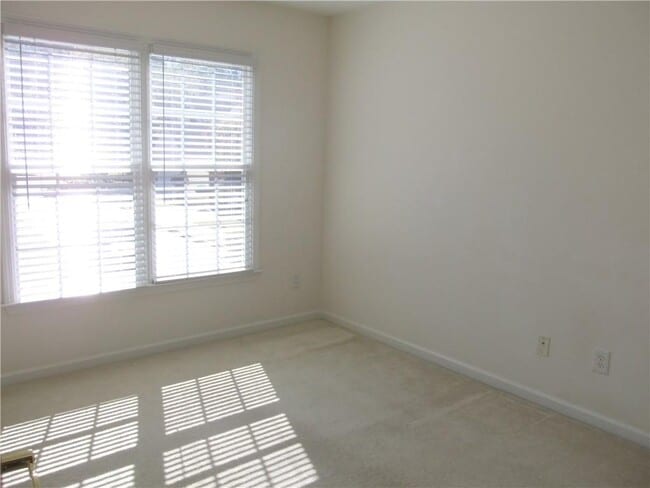 Building Photo - 2745 Niblick Way