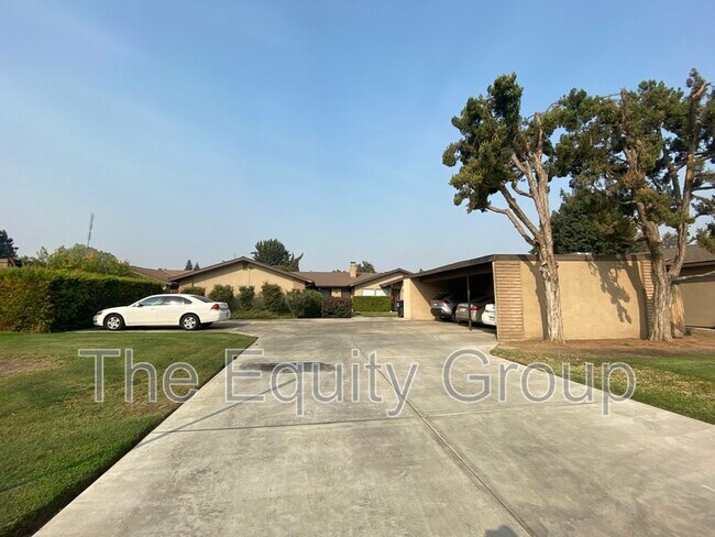 Building Photo - 2025 S Tracy Ct