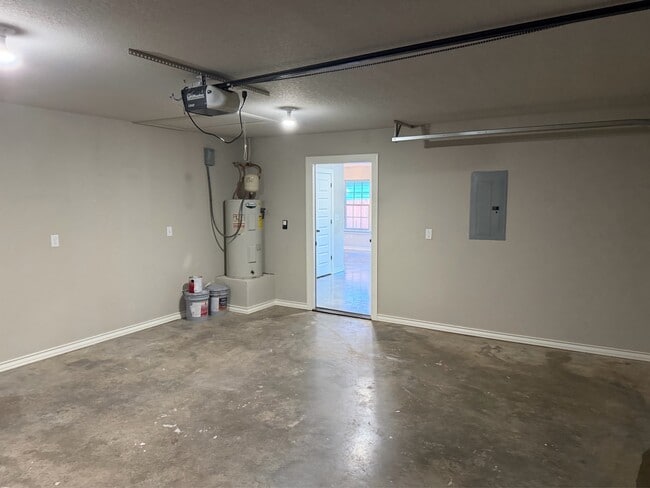Building Photo - 1407 Crescent Bentonville Crescent