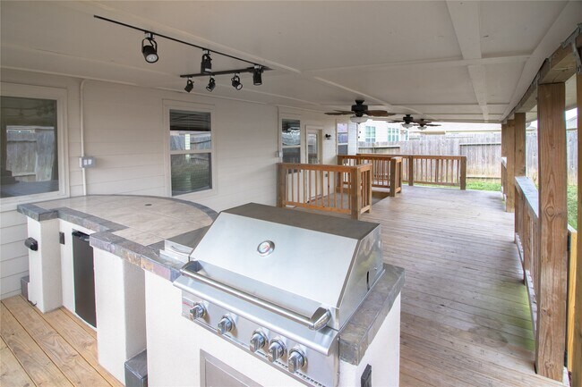 Building Photo - 20514 Chatfield Bend Way