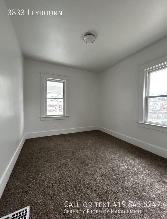 Building Photo - 3833 Leybourn-