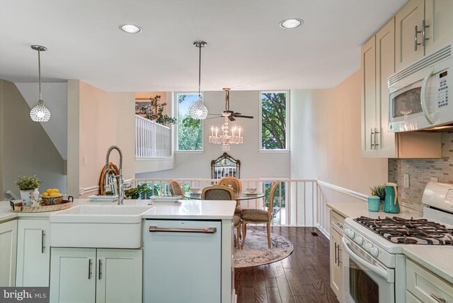 Building Photo - 7531 Chrisland Cove