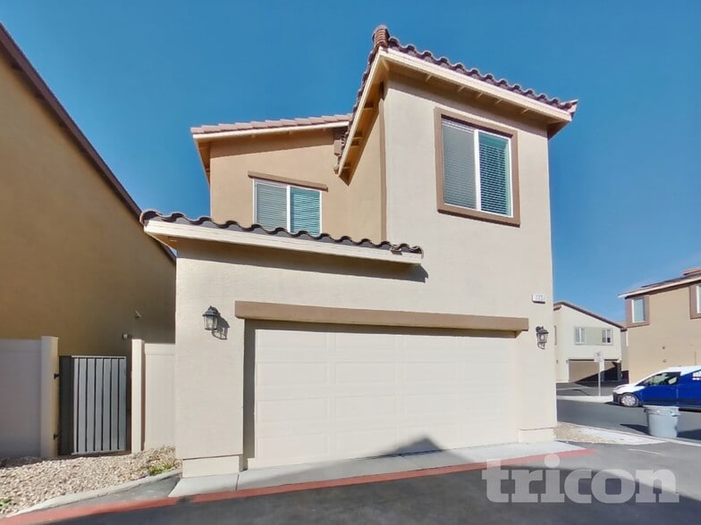 Building Photo - 7237 Halo Falls St