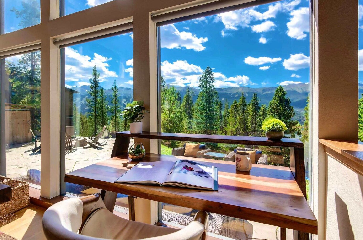 Building Photo - 1396 Forest Hills Dr