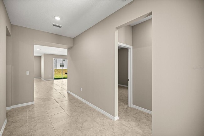 Building Photo - 5828 SW 76th Ct