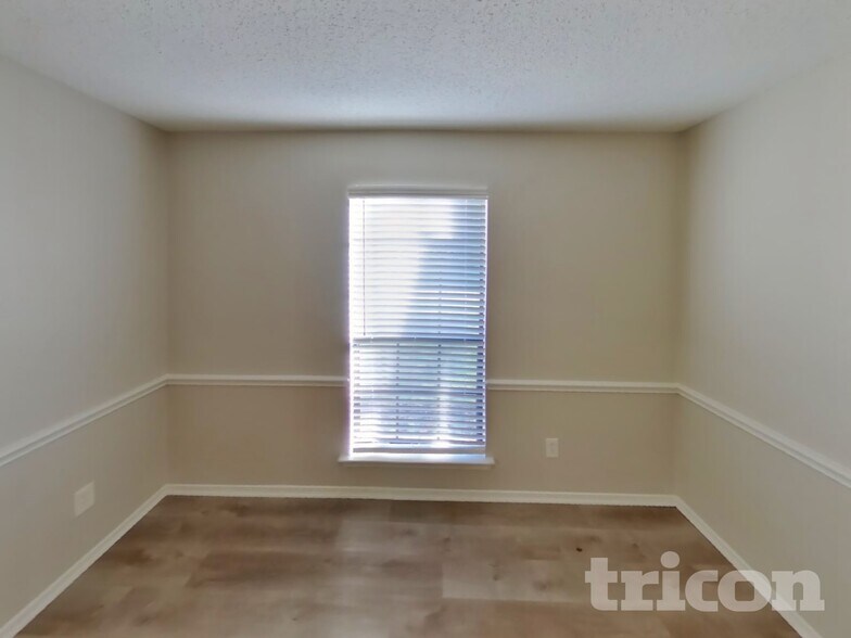 Building Photo - 3225 Hastings St