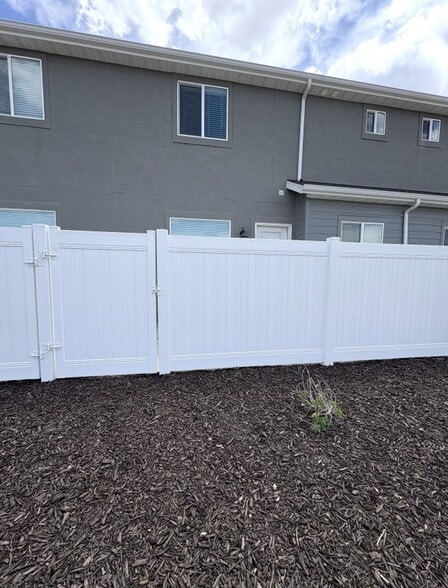 Building Photo - 2019 E Canyonlands Ln