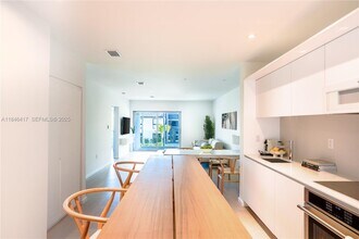 Building Photo - 201 Sunrise Dr