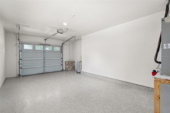 Building Photo - 648 Fitzwalter Dr