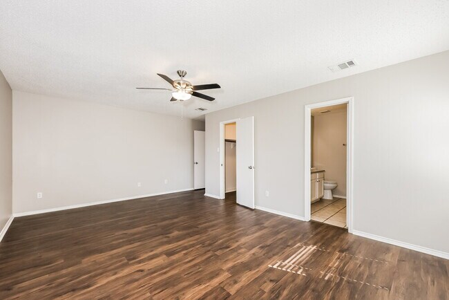 Building Photo - 249 Heritage Dr