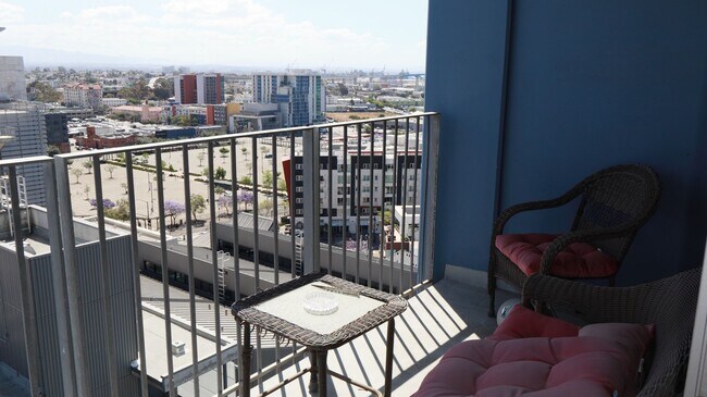 Building Photo - Downtown San Diego 1 bedroom 1 bath apartment For Rent