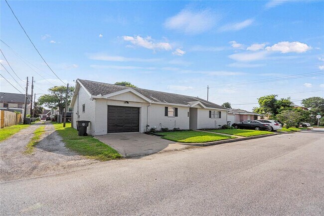 Building Photo - 2503 46th St