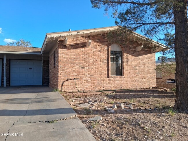 Primary Photo - 6917 Alto Rey Ave