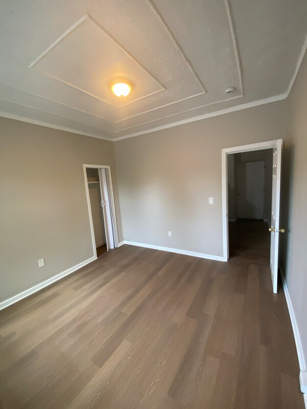 Building Photo - 445 Albany Ave