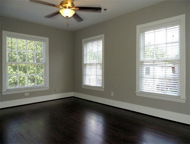 Building Photo - 2423 Woodhead St