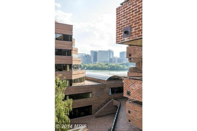 Building Photo - Application Fees Waived! Contemporary 2 Bed 2.5 Bath Condo in Georgetown's Iconic Flourmill Condo...