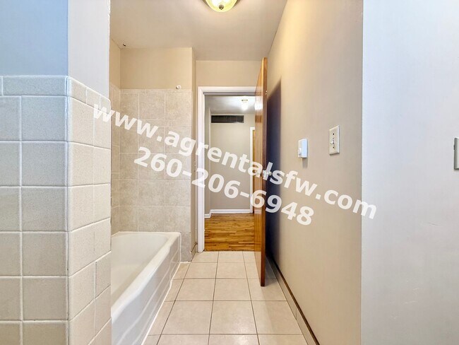 Building Photo - 3 bedroom House