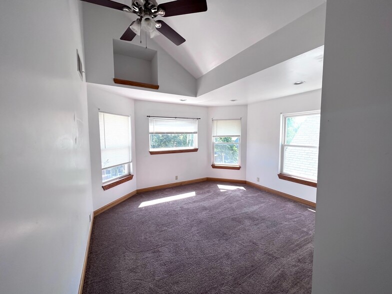 Large second bedroom - 1400 College Ave