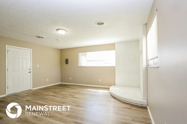 Building Photo - 1305 Coburg Rd