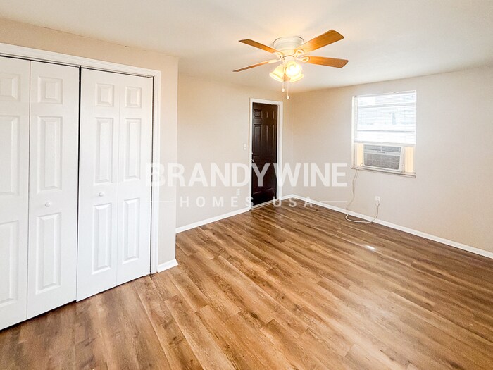 Building Photo - 7236 Darien Way