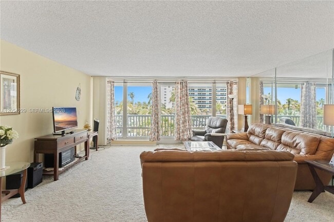 Building Photo - 4020 Galt Ocean Dr