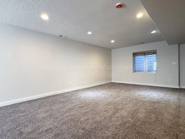 Building Photo - 6510 Oakwood Blvd