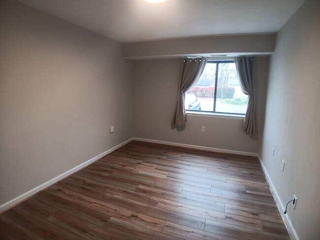 Building Photo - Blacksburg, 2 BR / 1 BA Available August 7th, 2026.