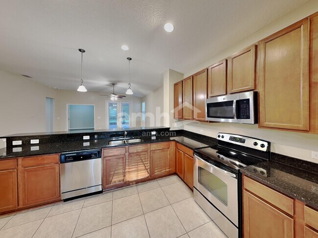 Building Photo - 500 Glendale Ln