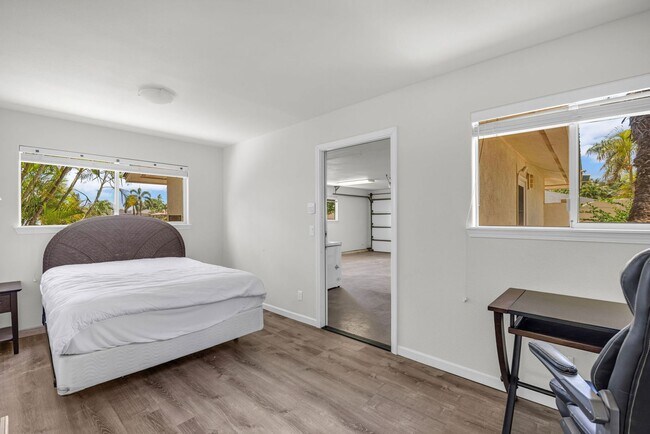 Building Photo - Newly Renovated Furnished 3BR/1BA Downstairs Unit with Pool Access in South Kihei
