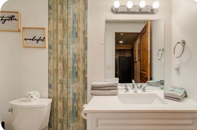 Building Photo - 488 Lana Ct