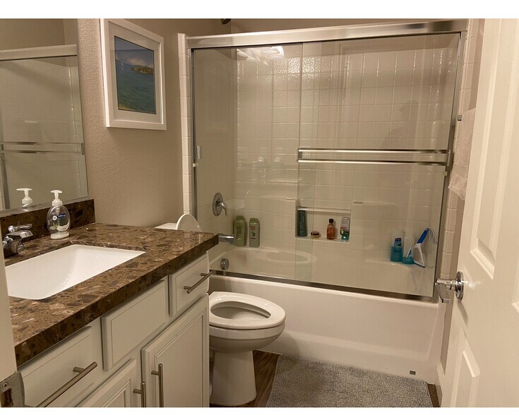 Building Photo - 6345 Staley Downs St