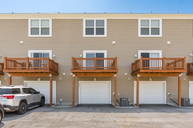Building Photo - 456 Autumn Ridge Cir
