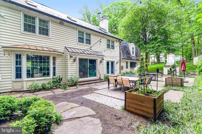 Building Photo - 7845 Old Dominion Dr