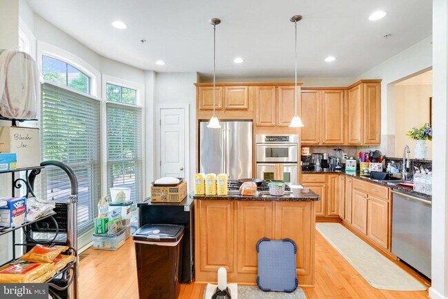 Building Photo - 456 Ferdinand Day Dr