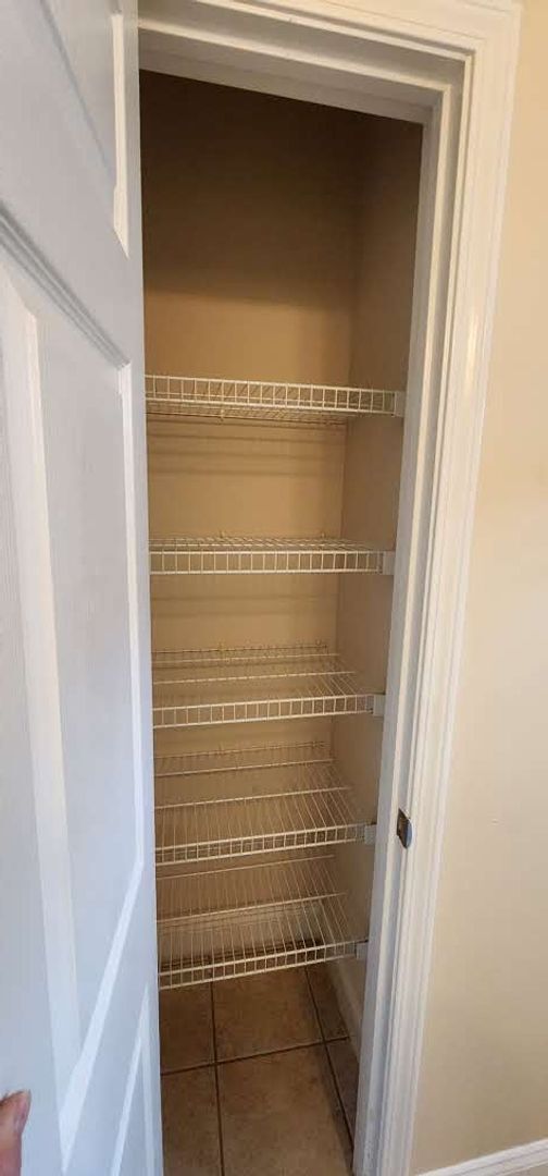 Building Photo - Offering First two weeks free for approved applicant