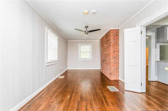 Building Photo - 220 Bradford Ave