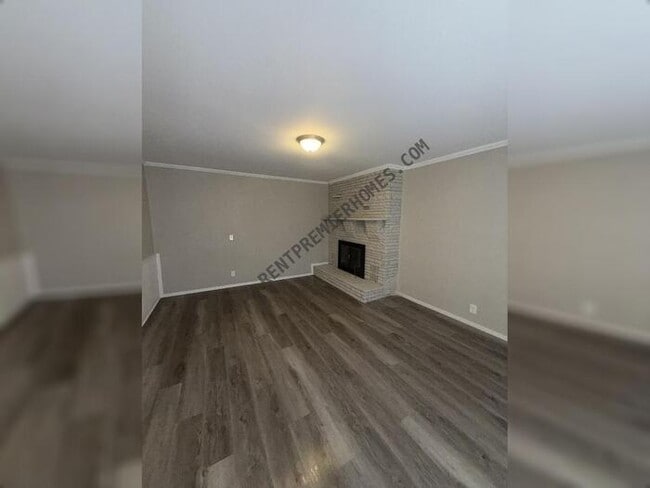 Building Photo - 3903 N Aydelotte Ave