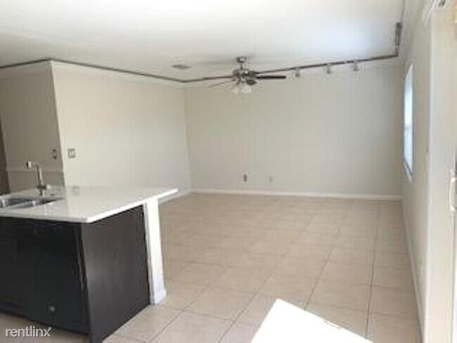 Building Photo - 3 br, 2.5 bath House - Liberty Bay