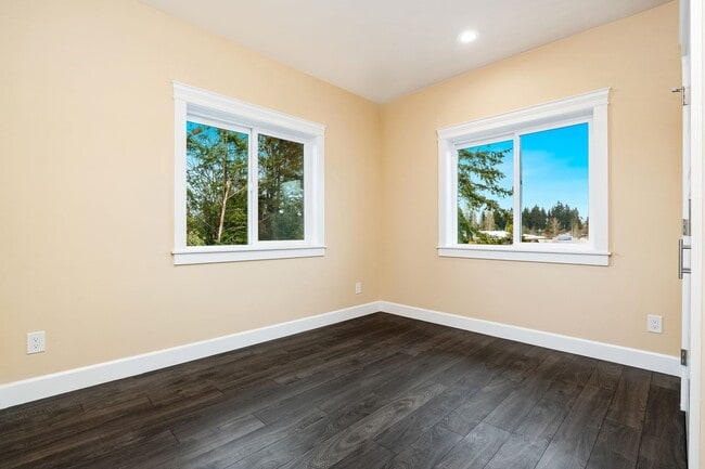 Building Photo - Marigold Apartments - Make Spirits Bright In Your New Apartment