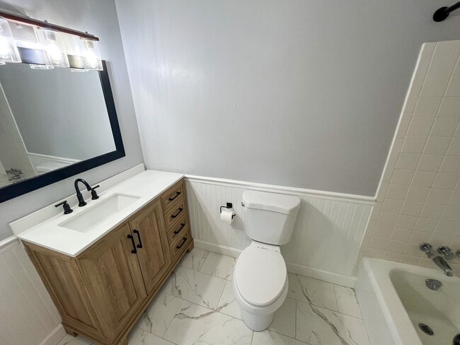 Building Photo - Gorgeous 3 bedroom, 2 bathroom brick home ...