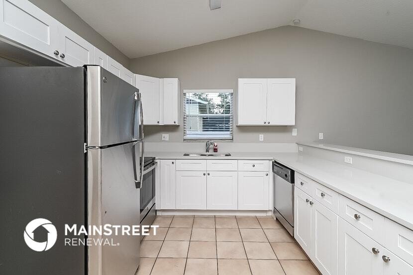 Building Photo - 734 Fox Lake Dr