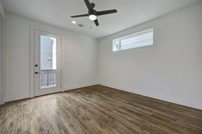 Building Photo - 1535 W 24th St