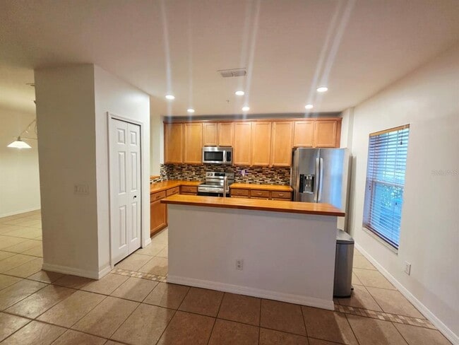 Building Photo - 9764 Tivoli Villa Dr
