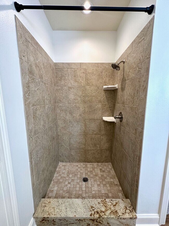 Building Photo - 10723 Hillbrook Ave