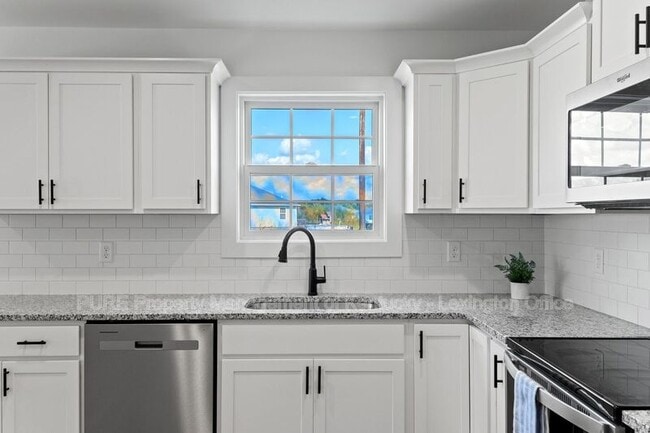 Building Photo - 312 Winding Branch Dr