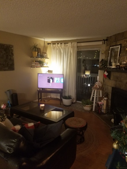 Building Photo - 14102 E Colorado Dr